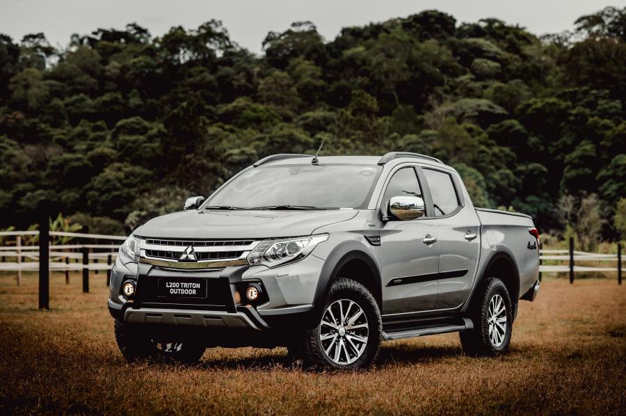  Mitsubishi L200 Triton HPE-S Outdoor 2020 года  (LA) (фото 3 из 18)